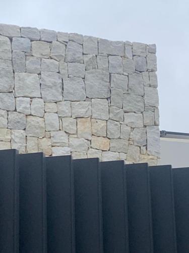 Marmol-Blanco-Niza-2